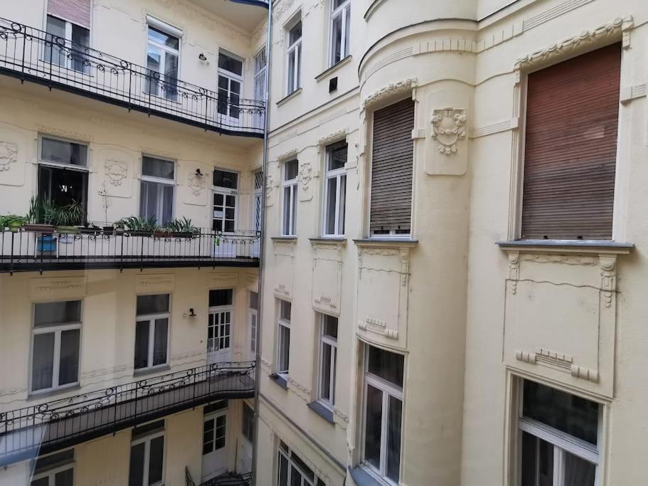 Luxury Apartment Near Astoria With Ac Budapest Luaran gambar