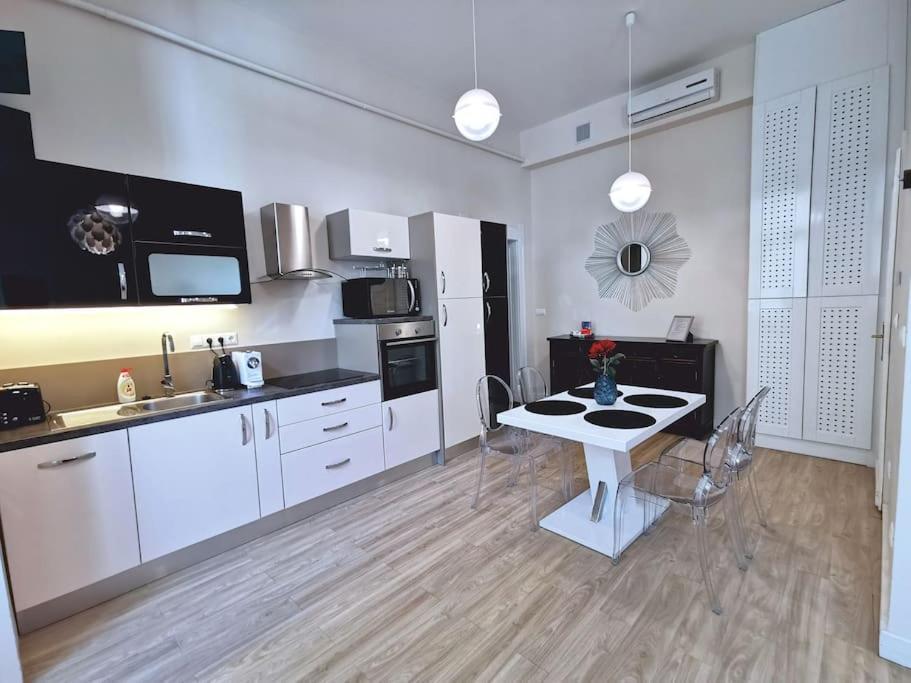 Luxury Apartment Near Astoria With Ac Budapest Luaran gambar