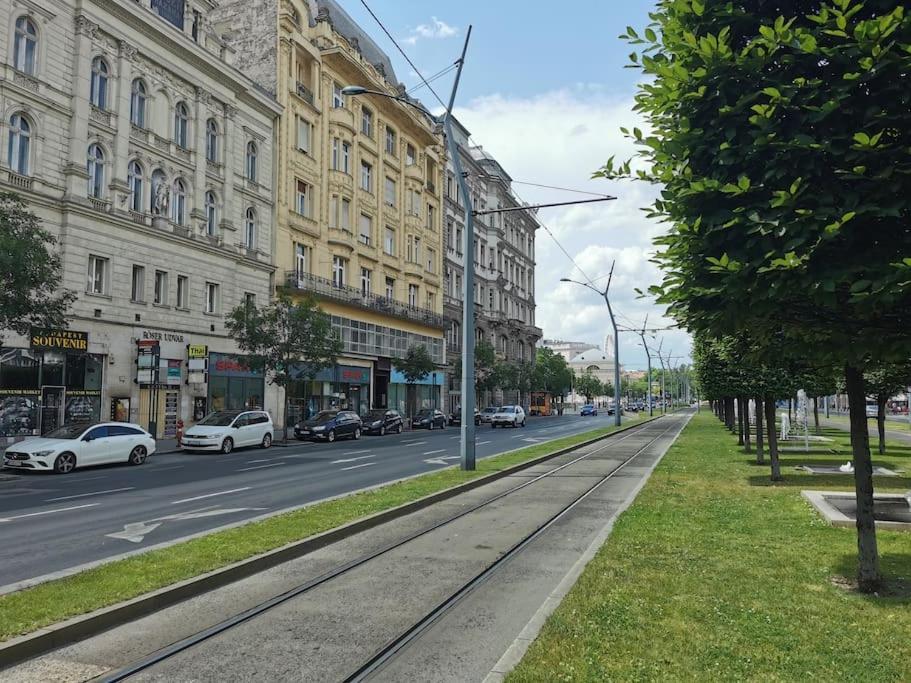 Luxury Apartment Near Astoria With Ac Budapest Luaran gambar